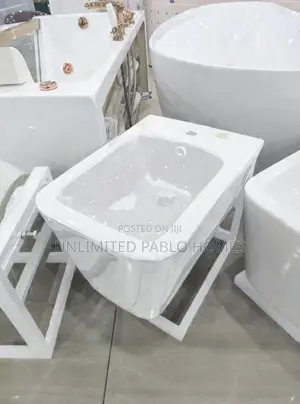 Luxury Modern Ceramic Bidet - Glossy Black