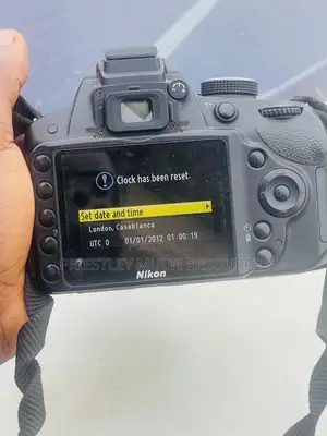 Nikon D3200 DSLR Kamara da 18-55mm Lens