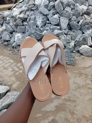 CDRA Women's Leather Slippers