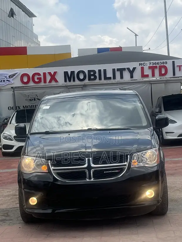 Dodge Grand Caravan 2019 Black - 1