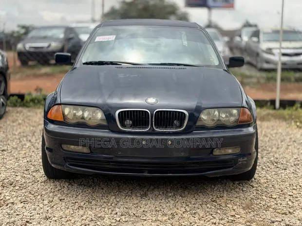 2001 BMW 320i Sedan RWD - 1