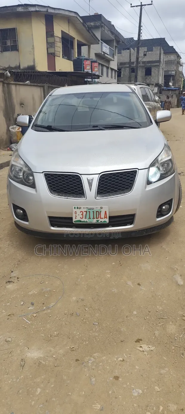 Pontiac Vibe 2008 Silver - 1