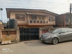 Gidan Bedroom 6 don Siyarwa a Ijeshatedo