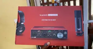 Focusrite Scarlett 2i2 3rd Gen Studio Bundle