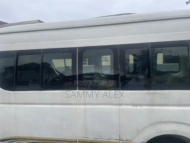 Toyota HiAce Bus - Tsohon Bas Din Makaranta - 1