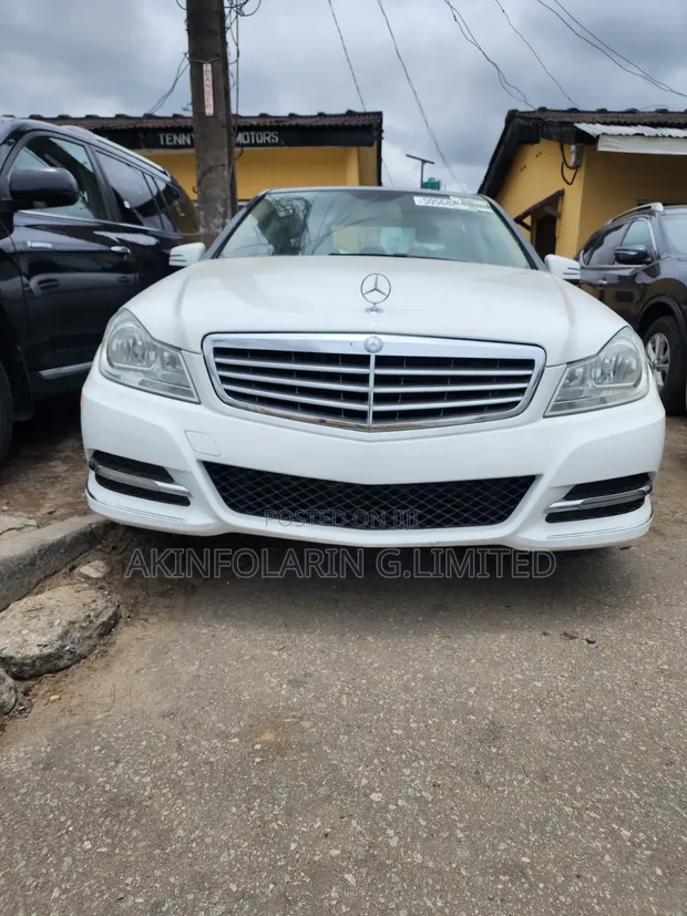 Mercedes-Benz C250 2014 Fari - 1