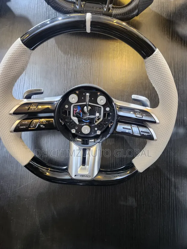 Madafun Jirgin Mercedes-Benz - 1
