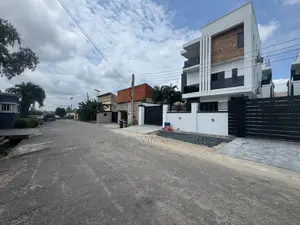 557sqm Land with Demolishable Duplex in Secured Ikeja Estate