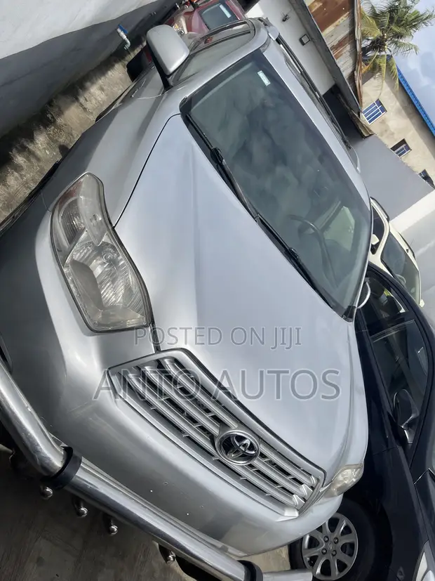 Toyota Highlander 2010 Silver - 1