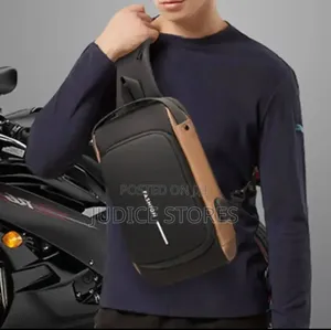 Men's Multifunctional USB Shoulder Bag