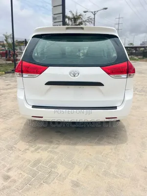2011 Toyota Sienna LE
