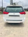 Toyota Sienna LE 2011 - 1
