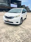 Toyota Sienna LE 2011 - 2