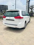 Toyota Sienna LE 2011 - 3