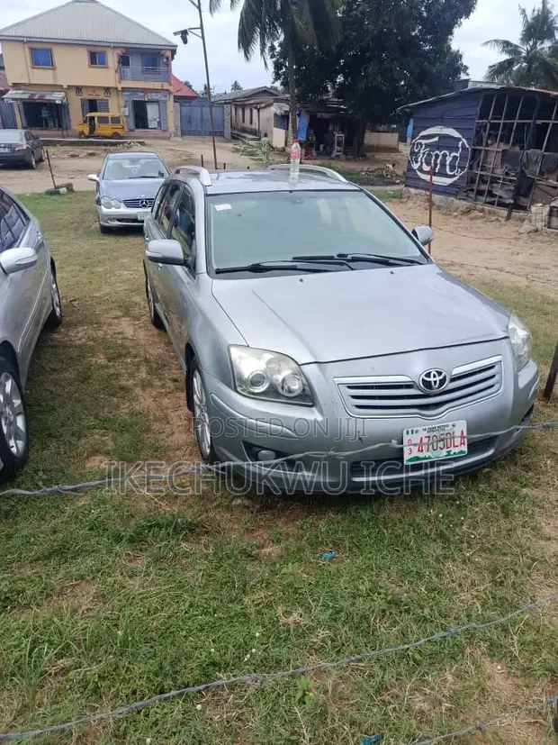 Toyota Quantum 2011 Silver - 1
