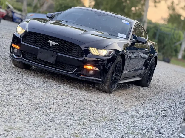 Ford Mustang EcoBoost Premium Fastback 2016 Black - 1