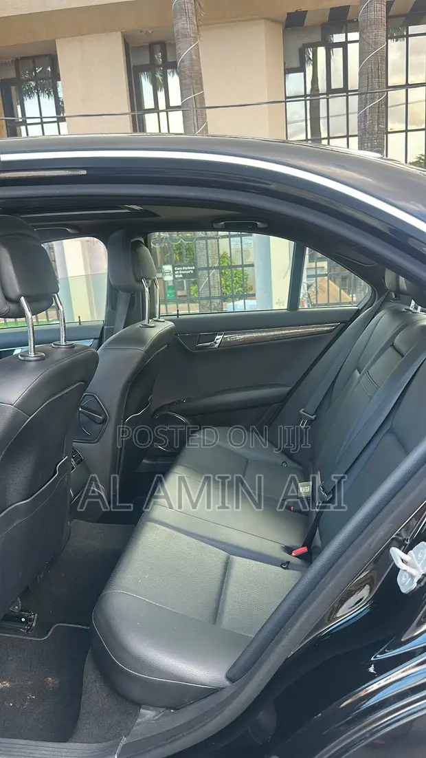 Mercedes-Benz C300 2009 Black - 1
