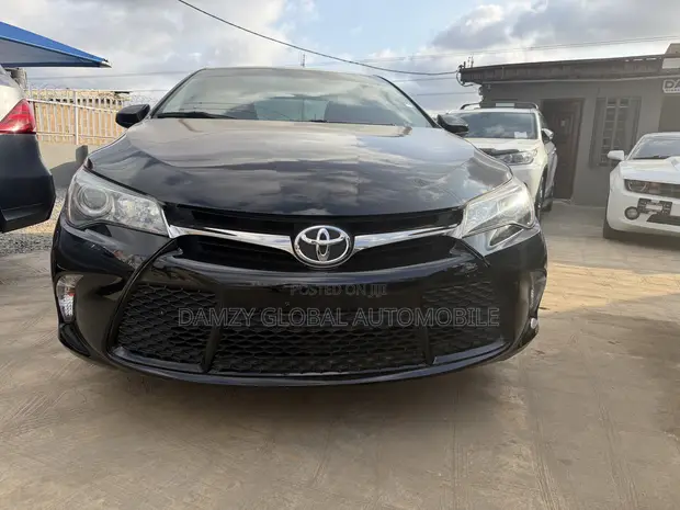 2017 Toyota Camry SE Sedan - Foreign Used - 1