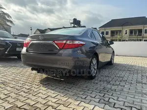 2016 Toyota Camry XLE Sedan