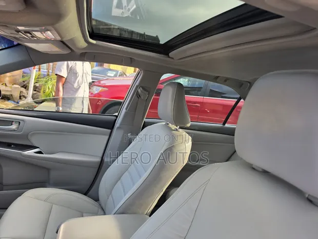 Toyota Camry XLE 2015 Blue - 1