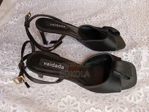 Vaidada Open Toe Heels Masu Amfani - Girman 40