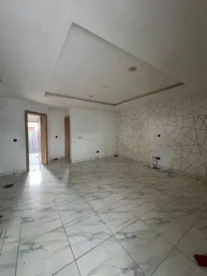 4 Bedroom Duplex for Rent in Chevron, Orchid
