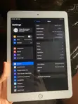 Apple iPad 9.7 (Gen 6) 32GB Silver - 1