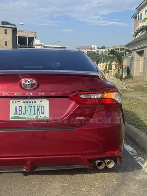 2018 Toyota Camry SE Burgundy