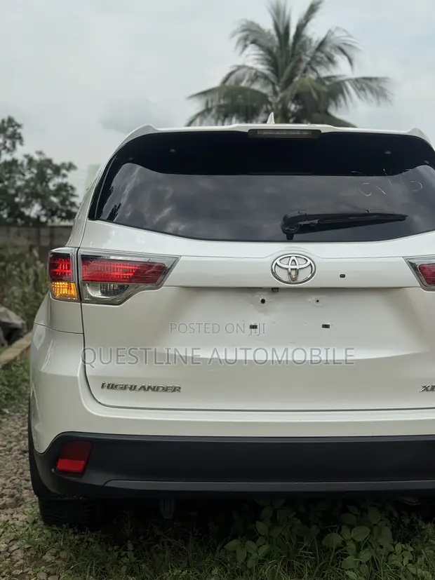 2015 Toyota Highlander XLE AWD SUV - Kai Dama daga Belgium - 1