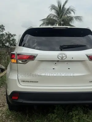 2015 Toyota Highlander XLE AWD SUV - Direct Belgium