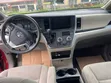 Toyota Sienna 2017 Red - 4