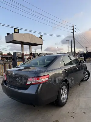 Toyota Camry 2010 Gray