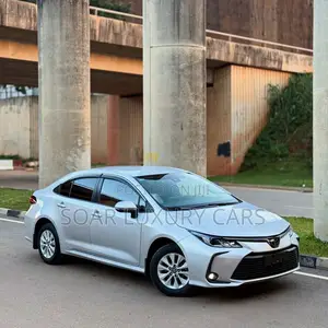 2021 Toyota Corolla XLE Silver