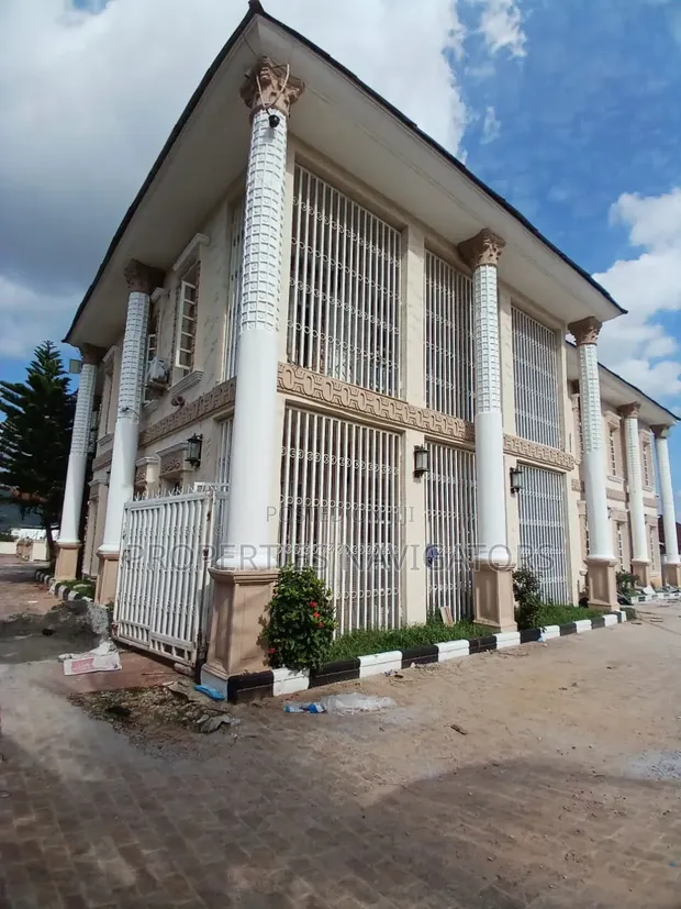Babban Gidan 8-Bedroom don Sawa a Katampe Extension - 1