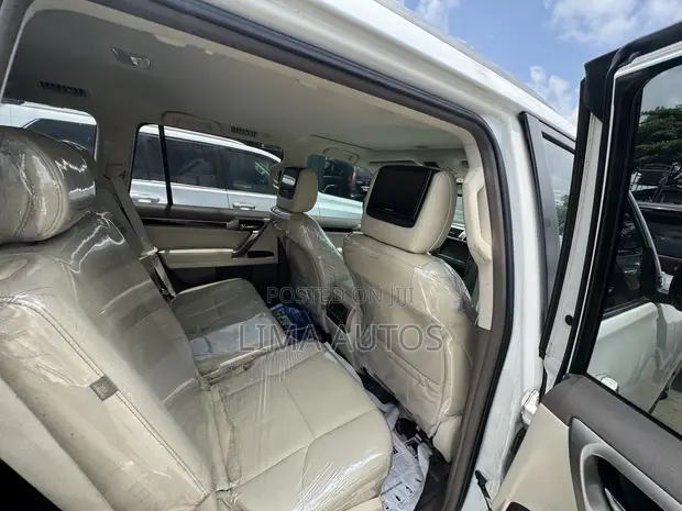 Lexus GX 460 Luxury 2016 White - 1
