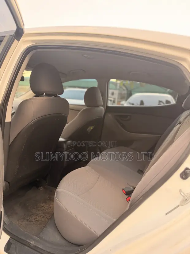Hyundai Elantra SE Sedan FWD (1.8L) 2016 Fari - 1