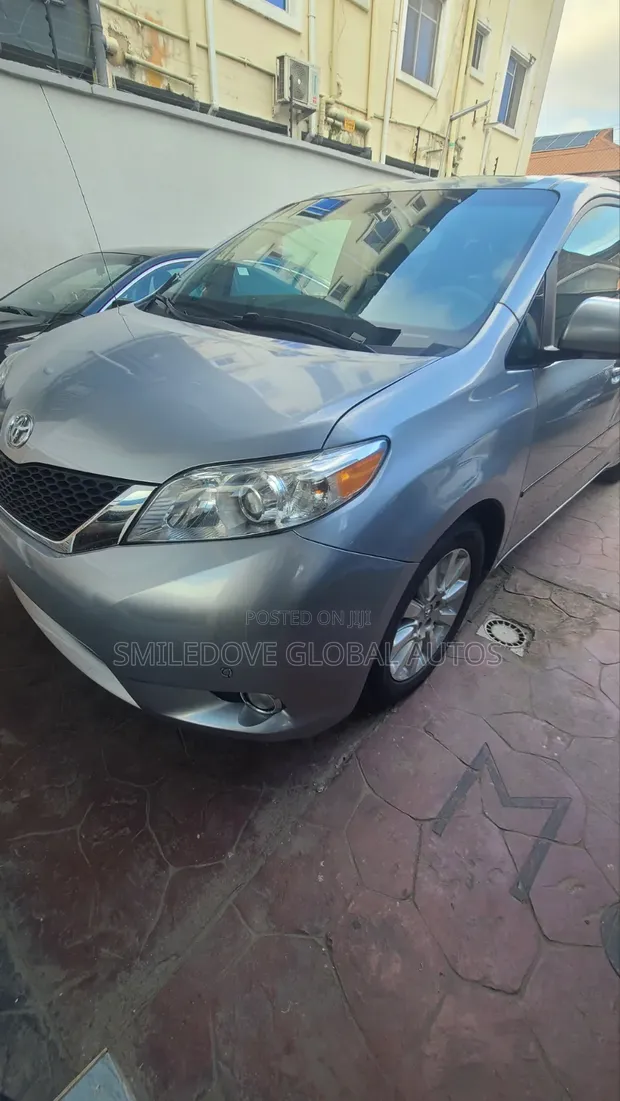 2012 Toyota Sienna Limited Edition - 1