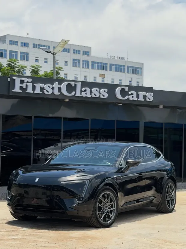 2024 Avatr 11 Foreign Used Black - 1