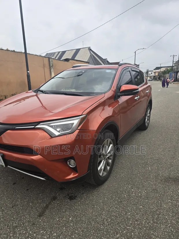 Toyota RAV4 2016 Orange - 1
