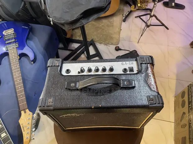 KingTech Guitar Amplifier GA-20 - 1