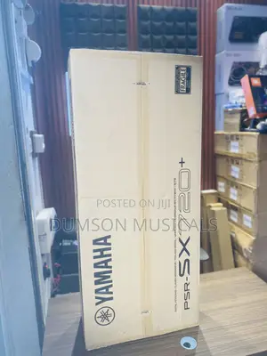 Yamaha PSR-SX720 Keyboard