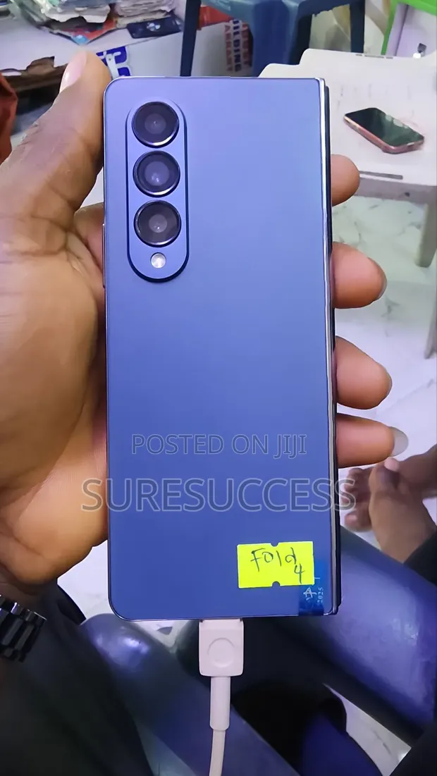 Samsung Galaxy Z Fold4 256GB Blue - 1