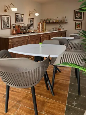 Stylish 4-Seater Outdoor Bar/Restaurant Table Set
