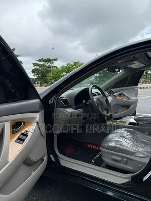 2009 Toyota Camry LE V6 Sedan - Maroon