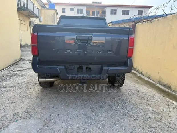 2024 Toyota Tacoma Gray - 1