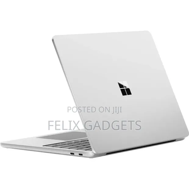 Microsoft Surface Laptop 13" Snapdragon X Plus 16GB RAM 512GB SSD - 1