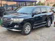 2018 Toyota Land Cruiser Black - 3