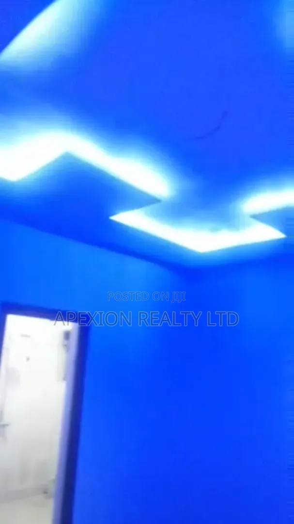 2 Bedroom Apartment for Rent in Lord Chosen Estate, East West Road - 1