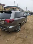 2005 Toyota Sienna XLE Minivan - 3
