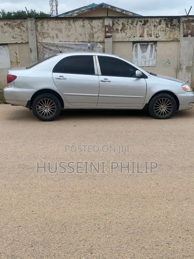 Toyota Corolla LE 2005 White - 1